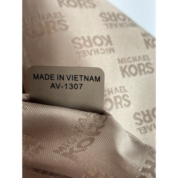 Michael Kors Large Blue Handbag With Crossbody Strap - Picture 9 of 15